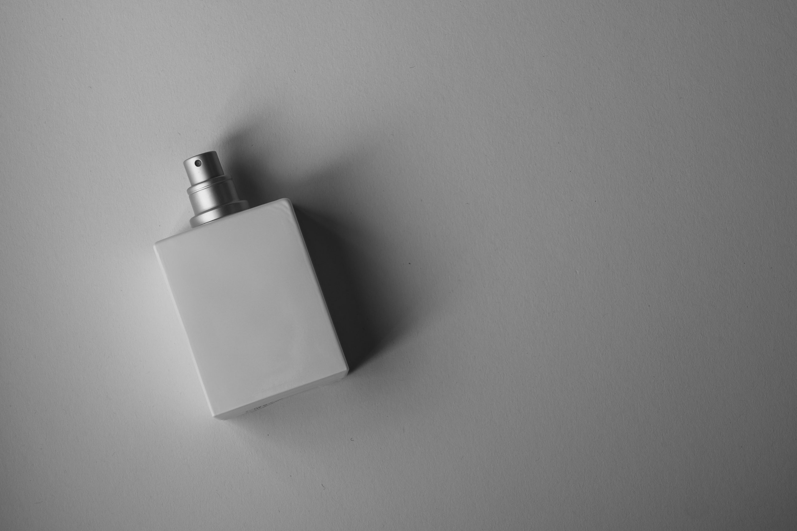 product photography pefume bottle